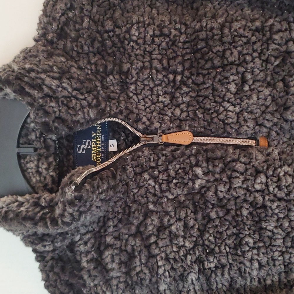 Fuzzy Pullover Simply Southern‎ - Picture 2 of 5